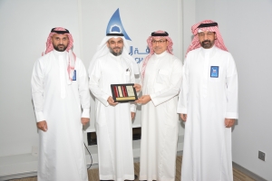 عبدالله بن علي يقدّم رؤى استراتيجية في تأسيس الأعمال وريادة المشاريع